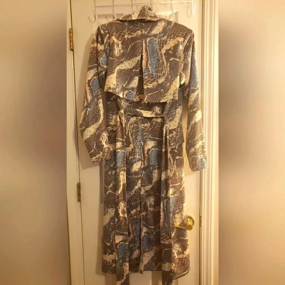 Women's AFRM RIKA Trench Coat Abstract Snake - Picture 4 of 6